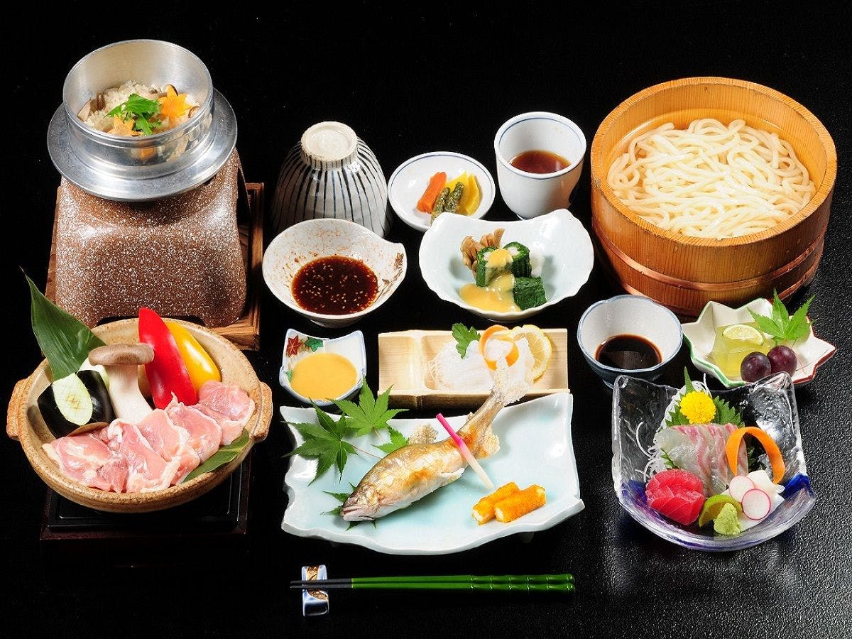 도자기판에 구운 닭고기