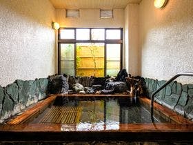 源泉掛け流しの宿　七滝温泉ホテル