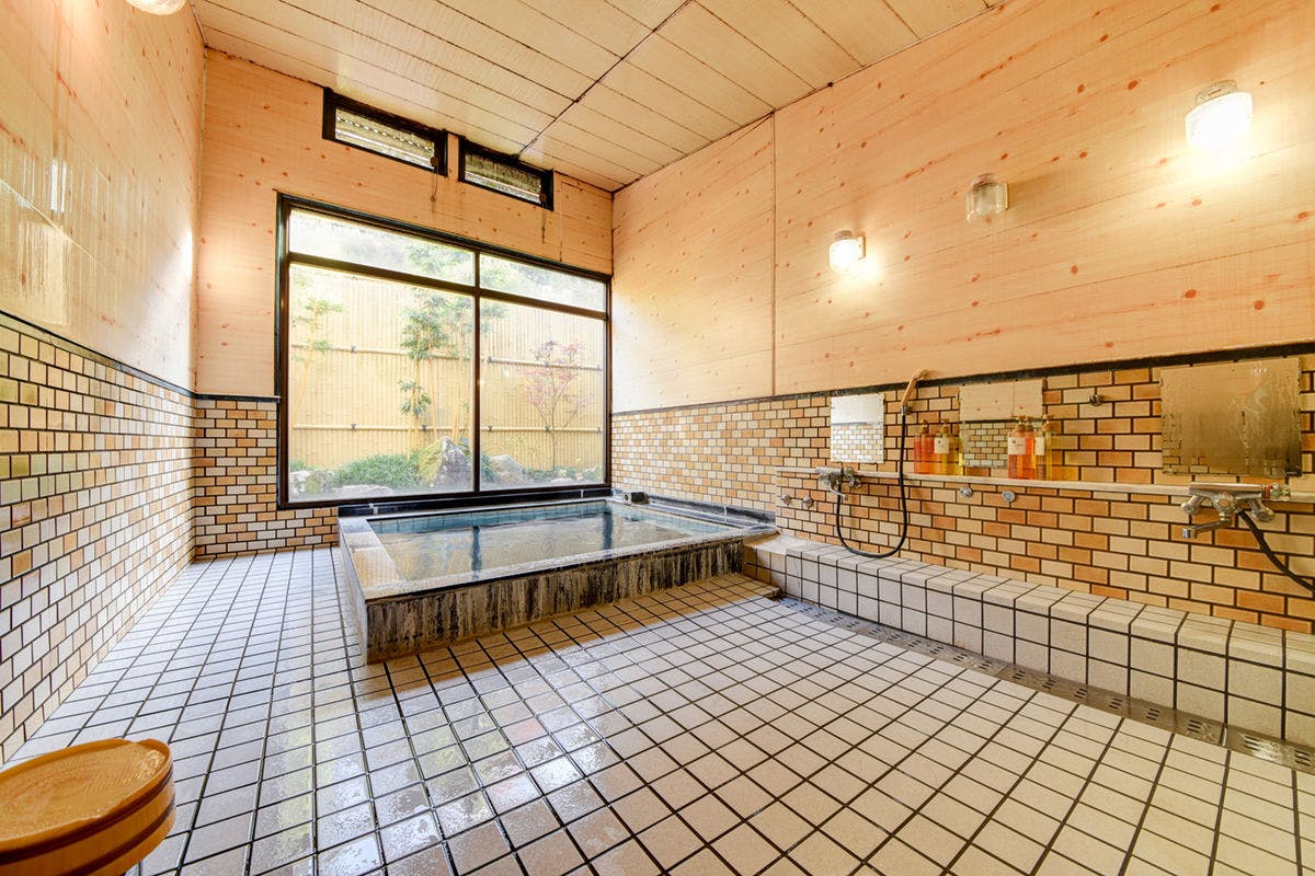 *【น้ำพุร้อนในร่ม (ใหญ่)】เพลิดเพลินกับน้ำพุร้อนในอ่างอาบน้ำครอบครัว