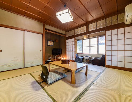 *【和室８畳】 洗浄機付きトイレ完備。