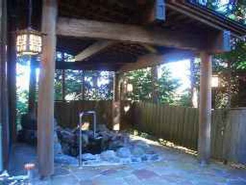 大人数で入れる総檜内風呂・・・星降る家