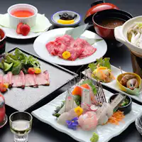 ปลาท้องถิ่นรวม 5 ชนิด และชาบูชาบูเนื้อโอลีฟวากิว