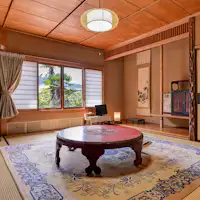 객실은 다다미 8~10장의 일본식 객실입니다.