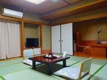 อาคารใหม่เก็นโระคุ ห้องสไตล์ญี่ปุ่น 12 เสื่อทาทามิ พร้อมเตาอิโรริ