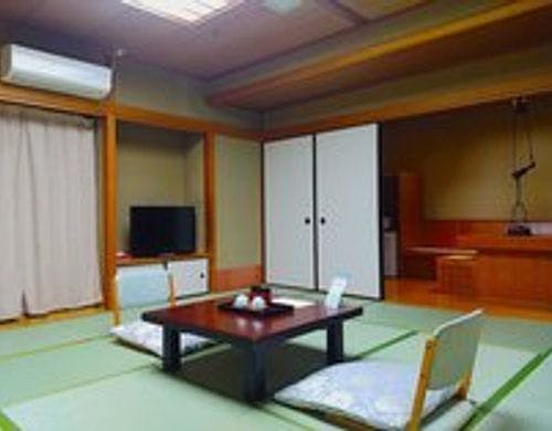 元禄新館　囲炉裏付き和室12畳