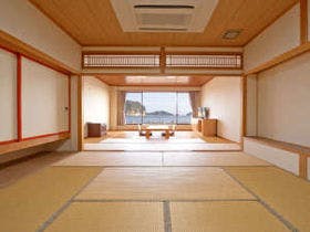 "島のひかり"が彩なす海の宿 羽衣荘