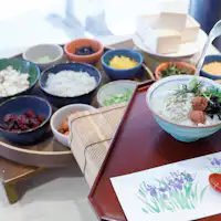 ข้าวต้มชาแบบญี่ปุ่นราดน้ำซุปปลาไท