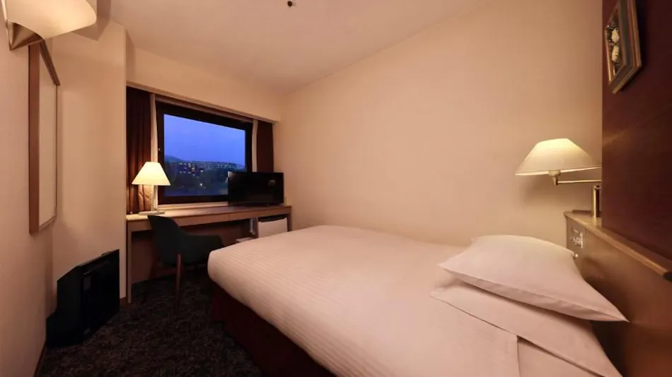 Minami Senri Crystal Hotel