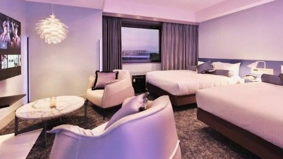 Minami Senri Crystal Hotel