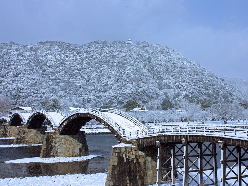 สะพานคินไตในฤดูหนาว