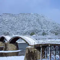 สะพานคินไตในฤดูหนาว