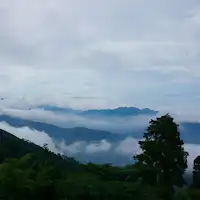 ทะเลหมอกและภูเขาโดยรอบ