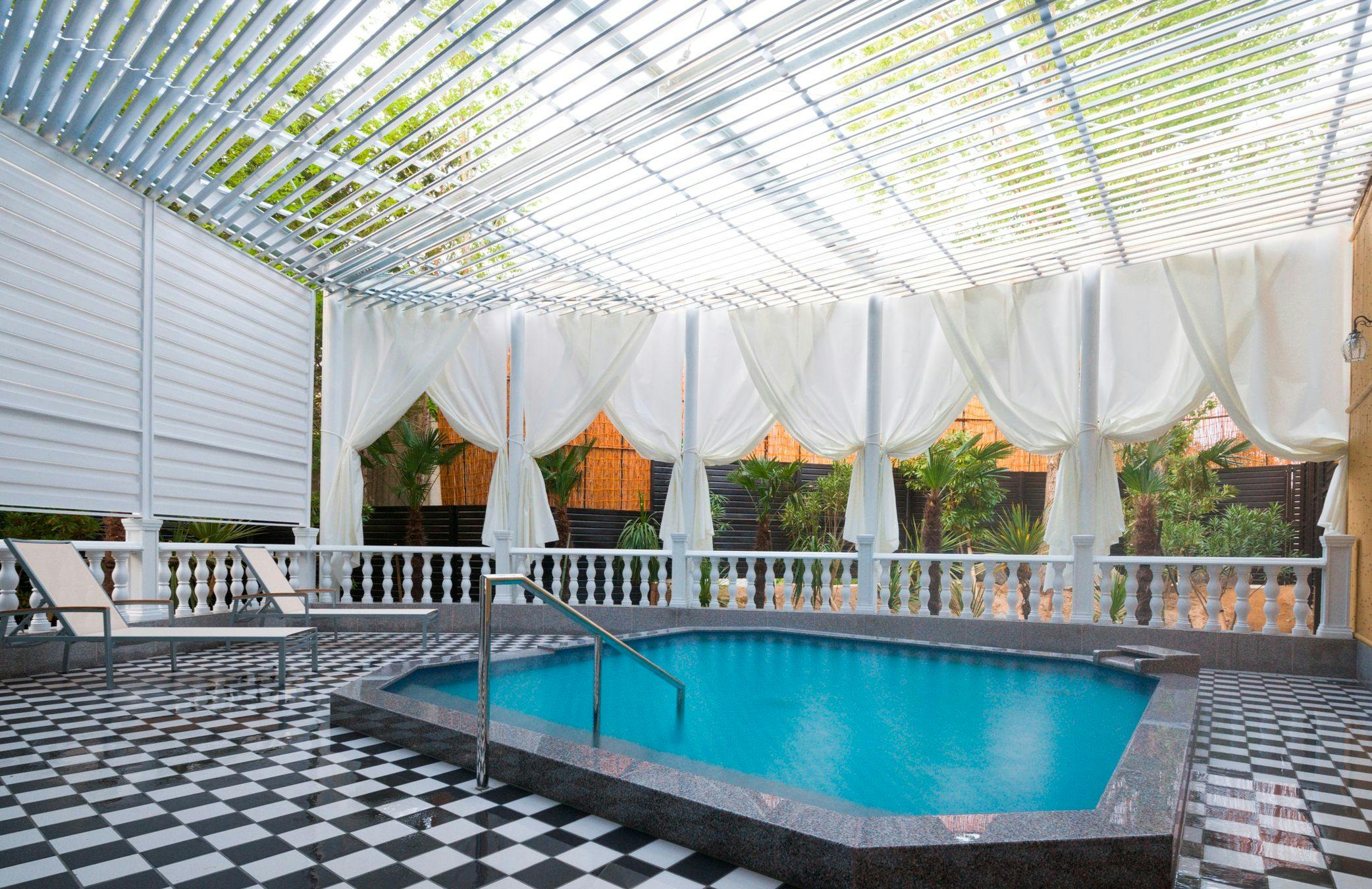 Mata air panas luar ruangan (untuk lelaki)