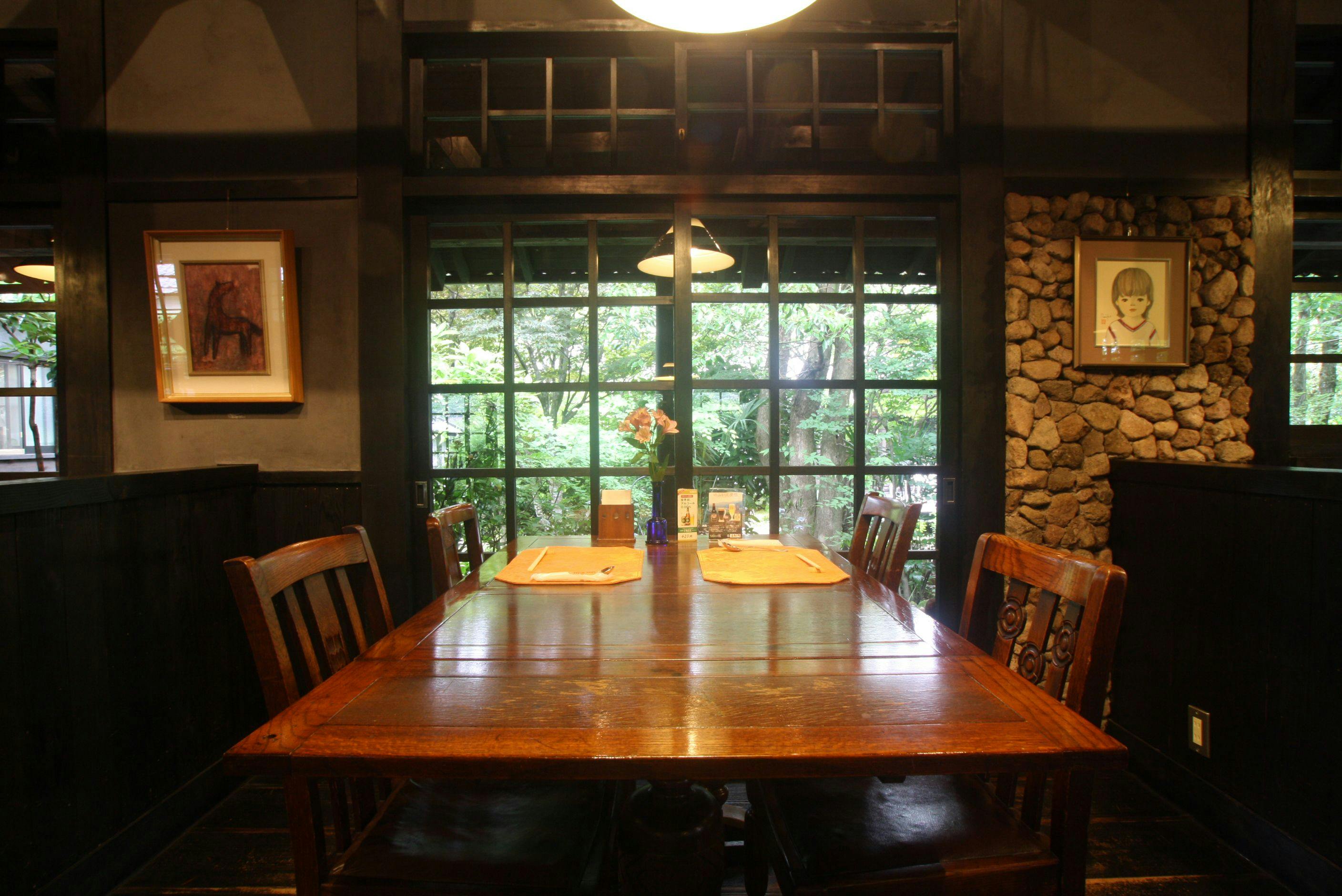 Restoran "Yume Shika" yang bersebelahan dengan Fasilitas di dalam gedung.