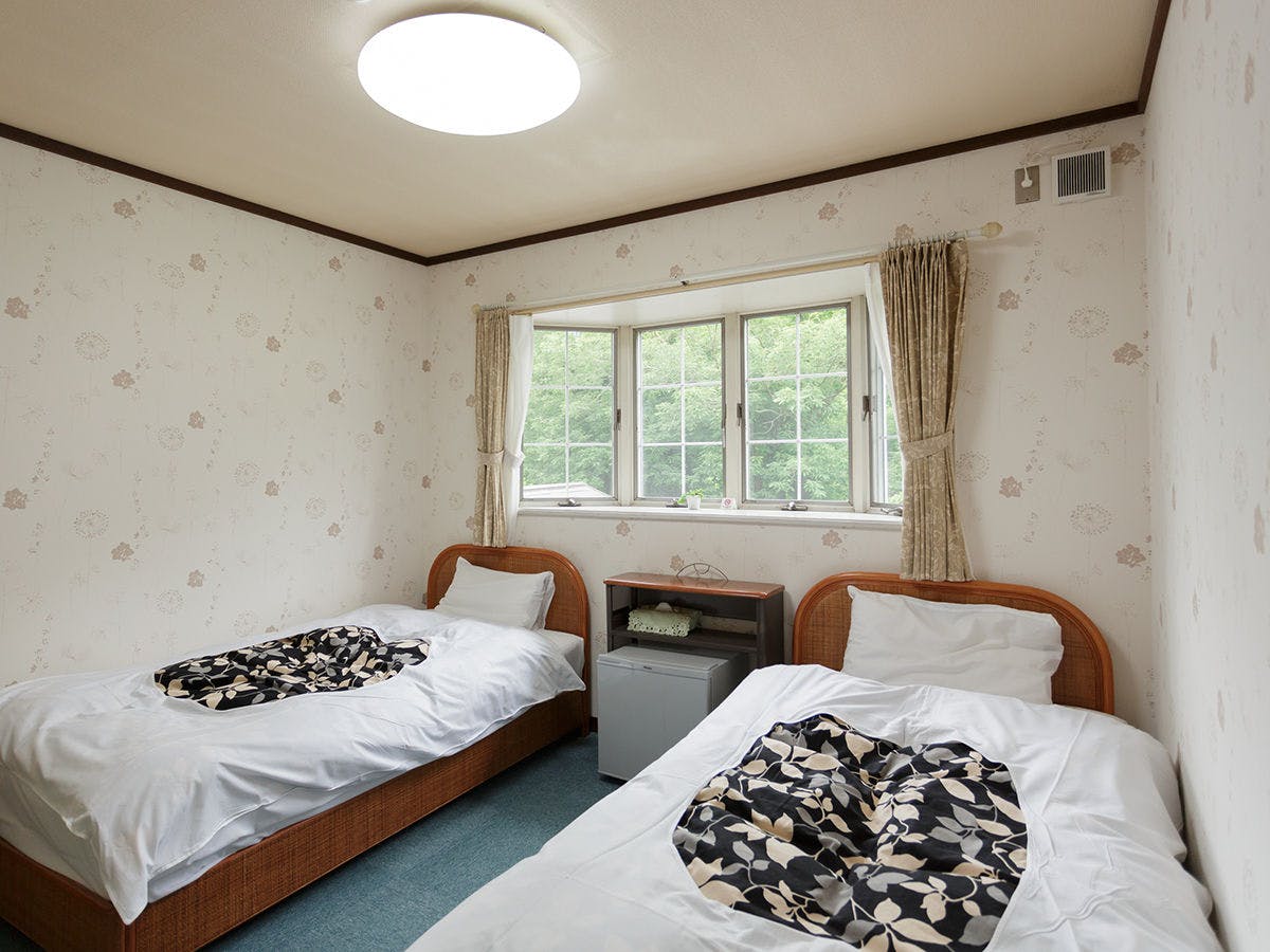 Kamar Twin Gaya Barat [Bebas Rokok]