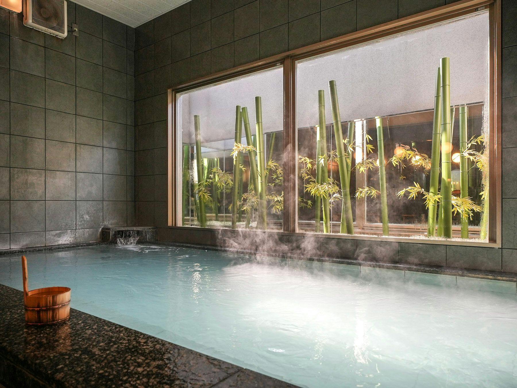 หลงใหลในกลิ่นหอมของน้ำพุร้อนธรรมชาติ