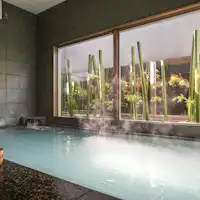 หลงใหลในกลิ่นหอมของน้ำพุร้อนธรรมชาติ