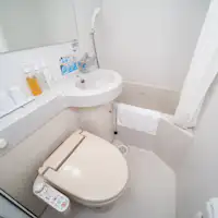 ห้องน้ำและห้องสุขาในห้องพัก (แบบยูนิตบาธ)