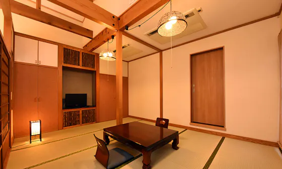 ห้องพักแบบญี่ปุ่นบนชั้น 2
กว้างขวางด้วยขนาด 10 เสื่อทาทามิ