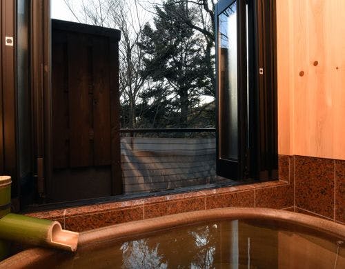 ２階のお部屋の和室<BR>天高の広々１０畳です