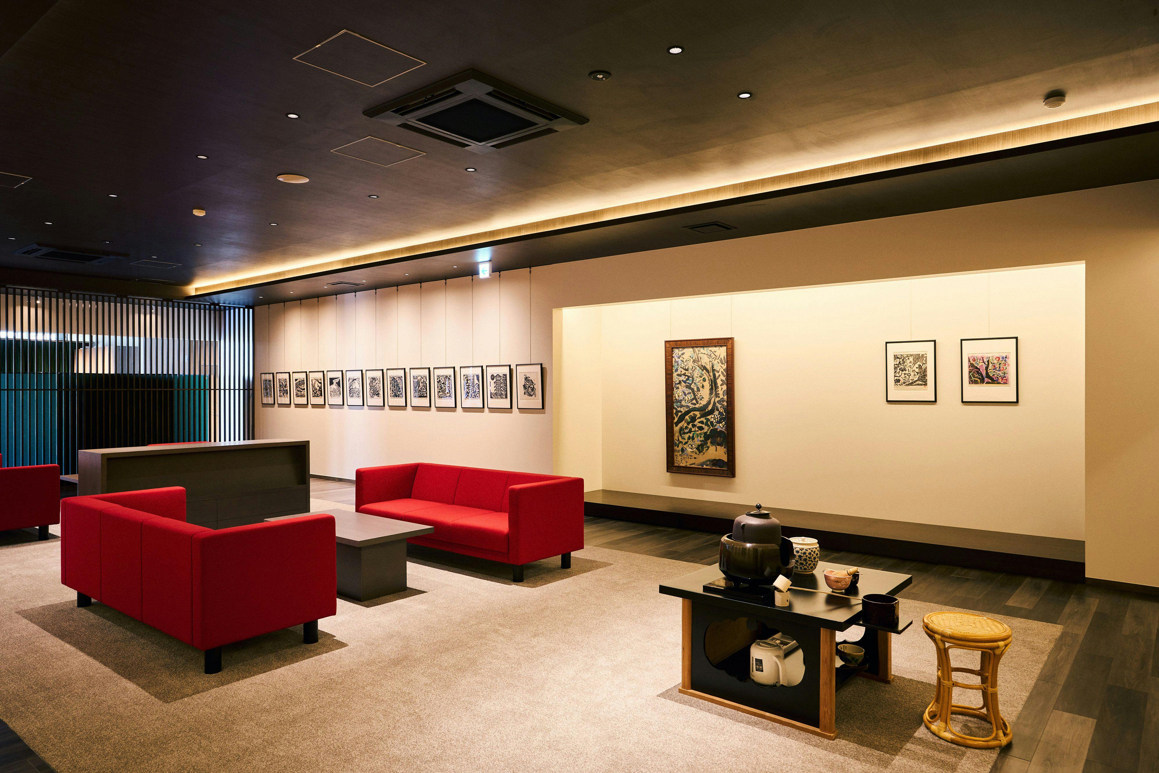 Tsukibikan: A 400-Year-Old Inn with Its Own Hot Spring, Associated with Shiko Munakata