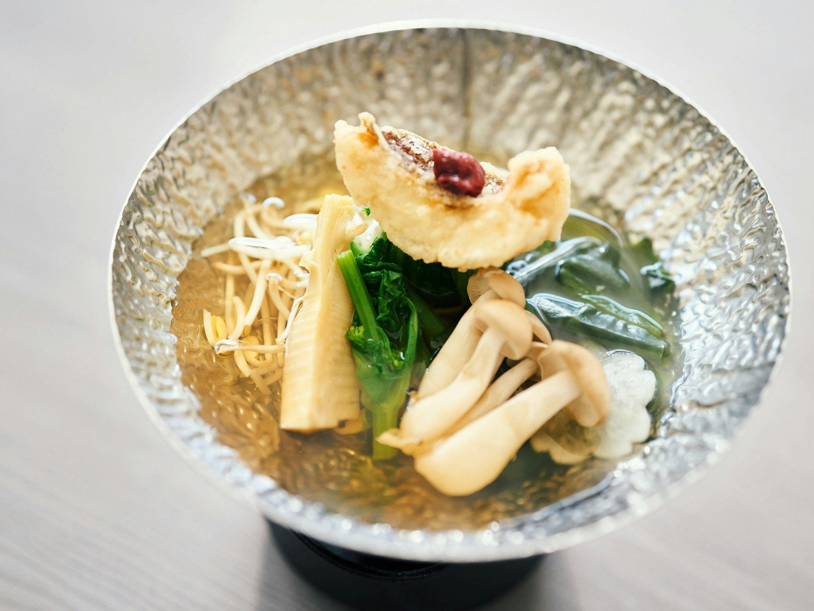 Tsukibikan: A 400-Year-Old Inn with Its Own Hot Spring, Associated with Shiko Munakata