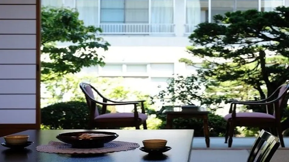 Tsukibikan: A 400-Year-Old Inn with Its Own Hot Spring, Associated with Shiko Munakata