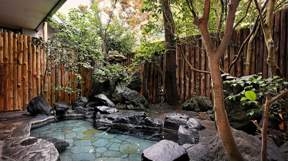 Tsukibikan: A 400-Year-Old Inn with Its Own Hot Spring, Associated with Shiko Munakata