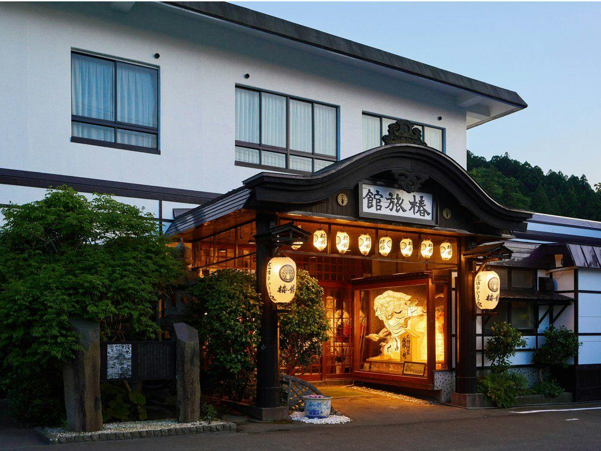 Tsukibikan: A 400-Year-Old Inn with Its Own Hot Spring, Associated with Shiko Munakata