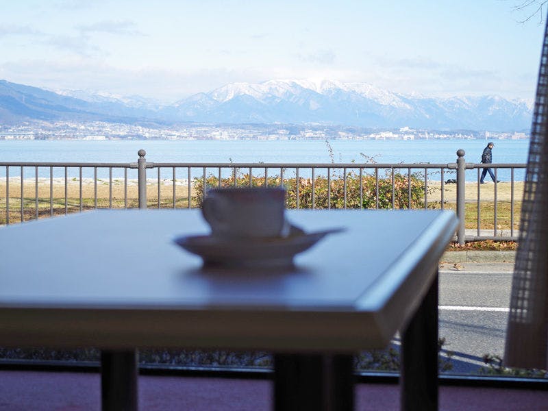 Ayaha Lakeside Hotel