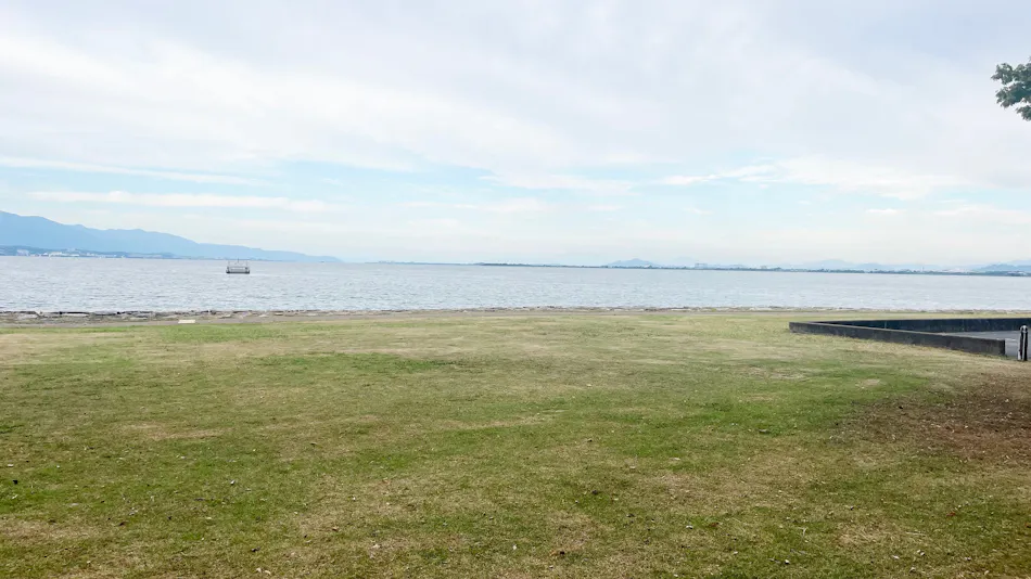 Ayaha Lakeside Hotel