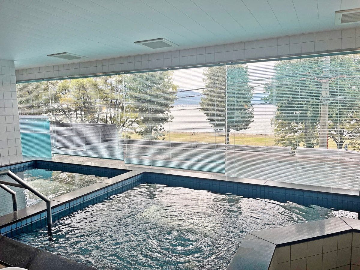 Ayaha Lakeside Hotel