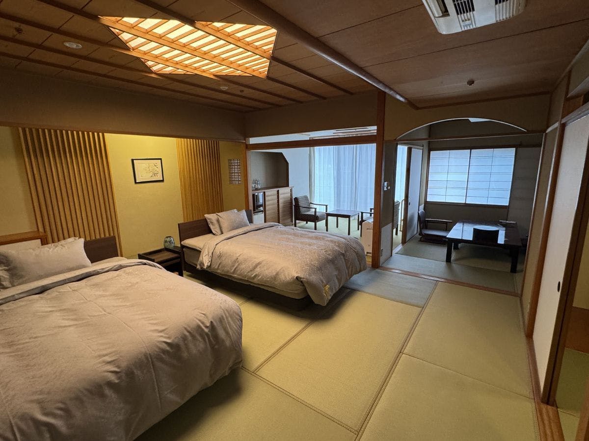 Kamar Twin Deluxe Bergaya Jepang Modern