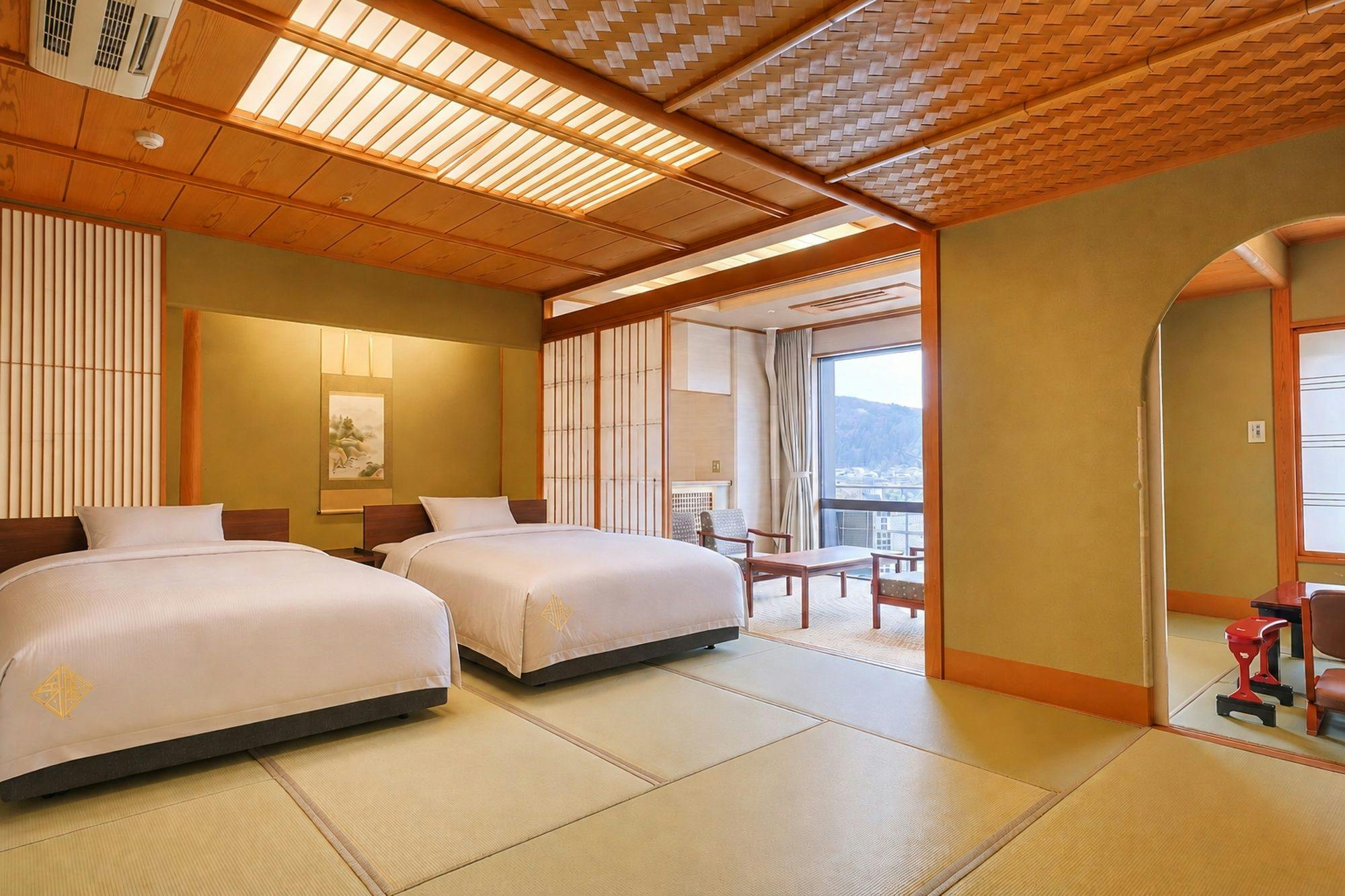 Yamashiro Onsen Miyabi no Yado Kaga Hyakumangoku
