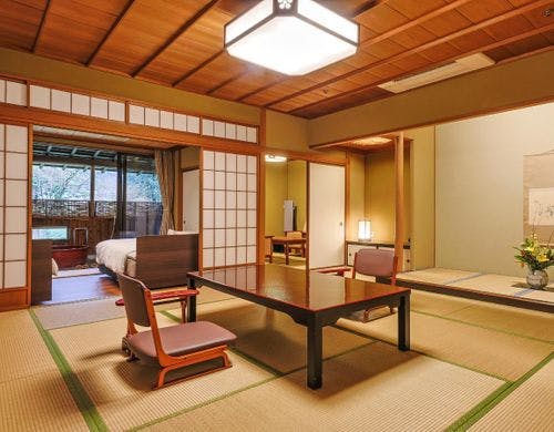 「奏」１階檜露天風呂付デラックススイート