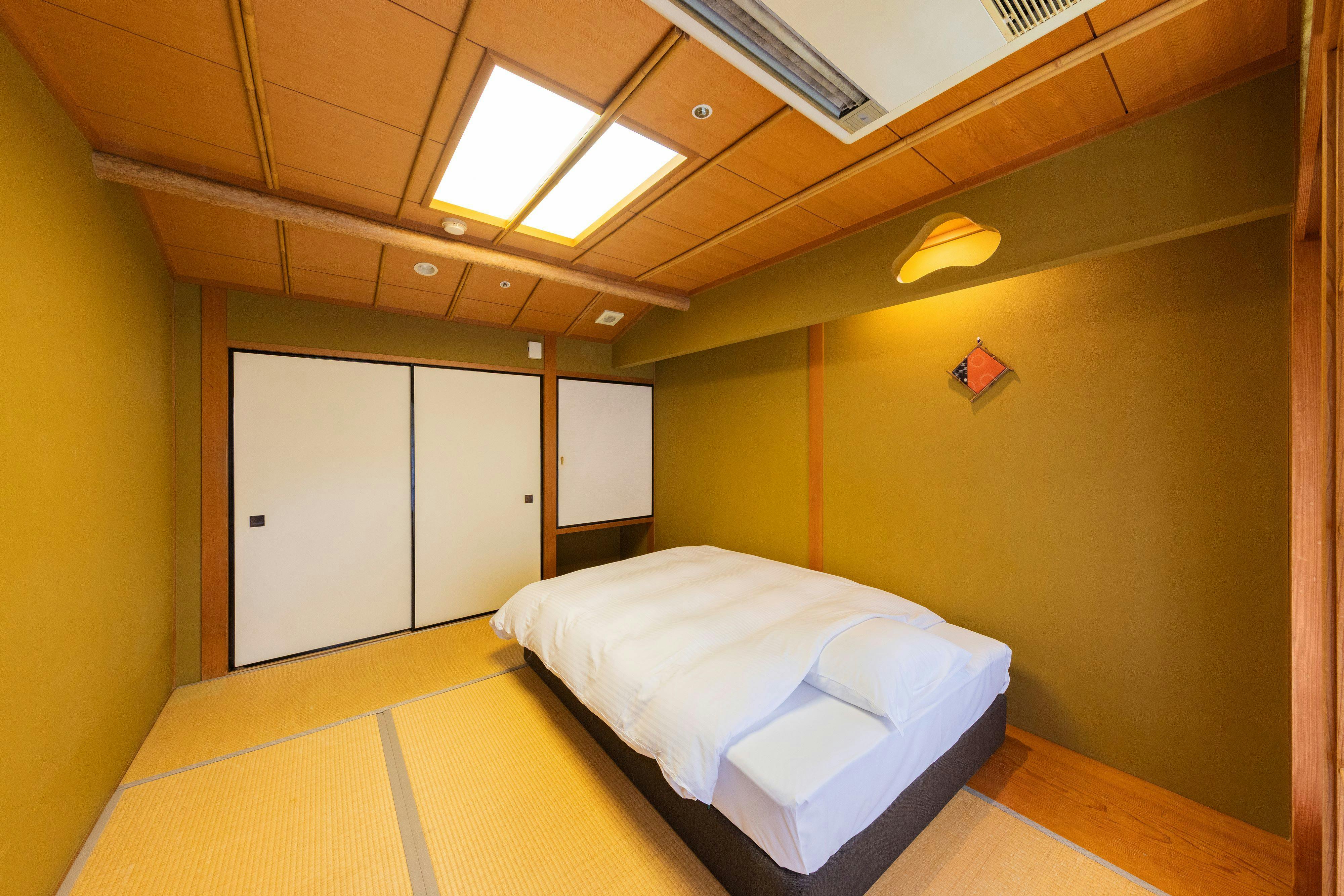 ห้องพักขนาด 6 เสื่อ พร้อมเตียงคู่