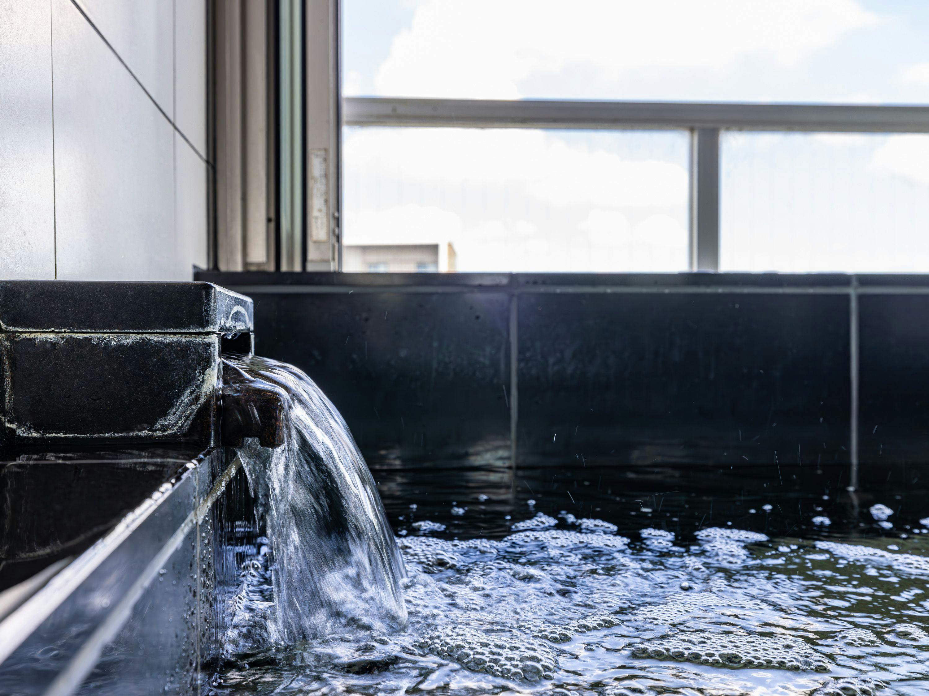 อ่างอาบน้ำชมวิว・ซาวน่า｜ชั้น 9