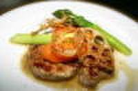 お夕食・肉料理の１例です