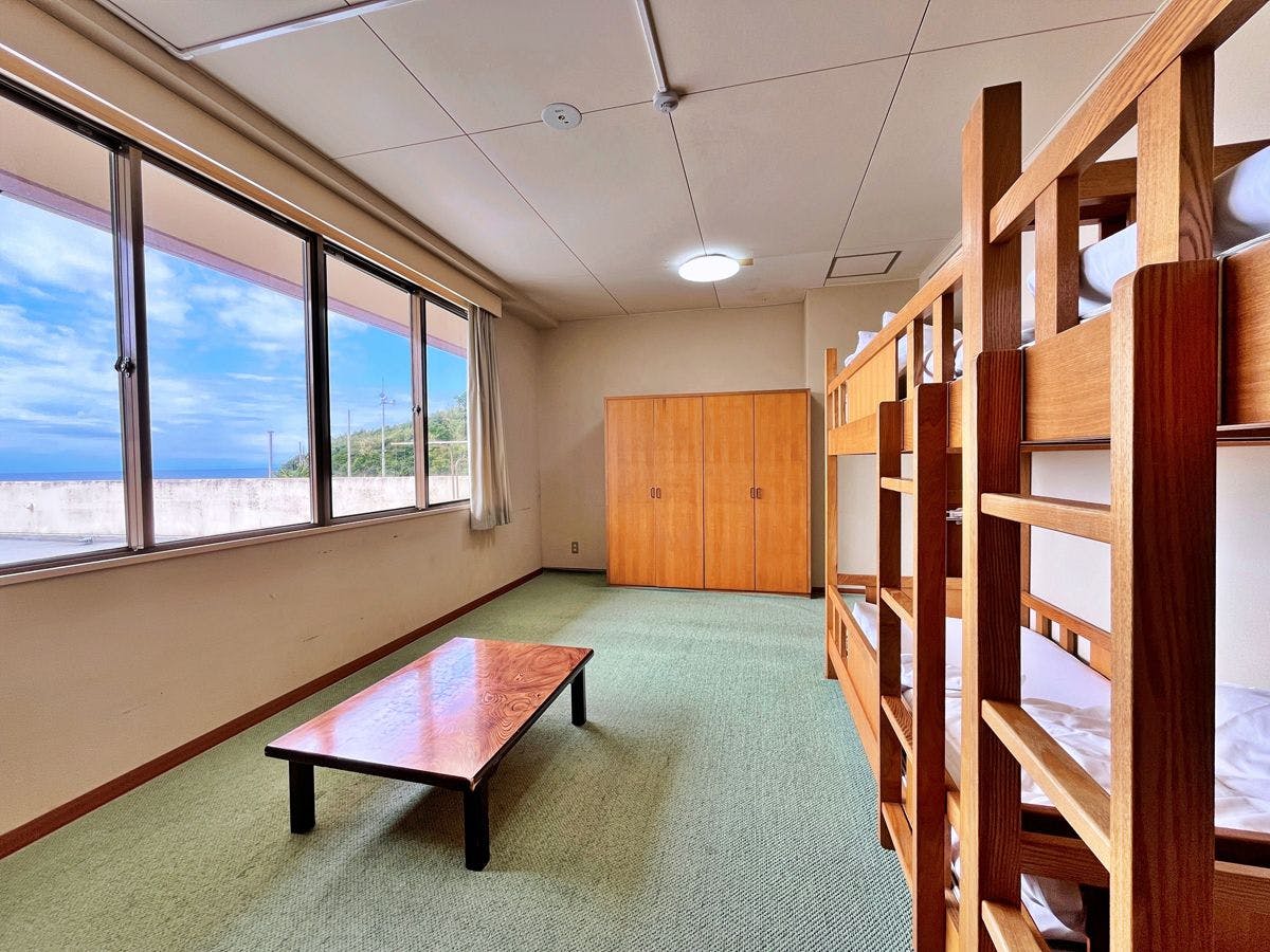 【ฝั่งภูเขา】ห้องพักเตียงสองชั้น พักได้สูงสุด 6 ท่าน