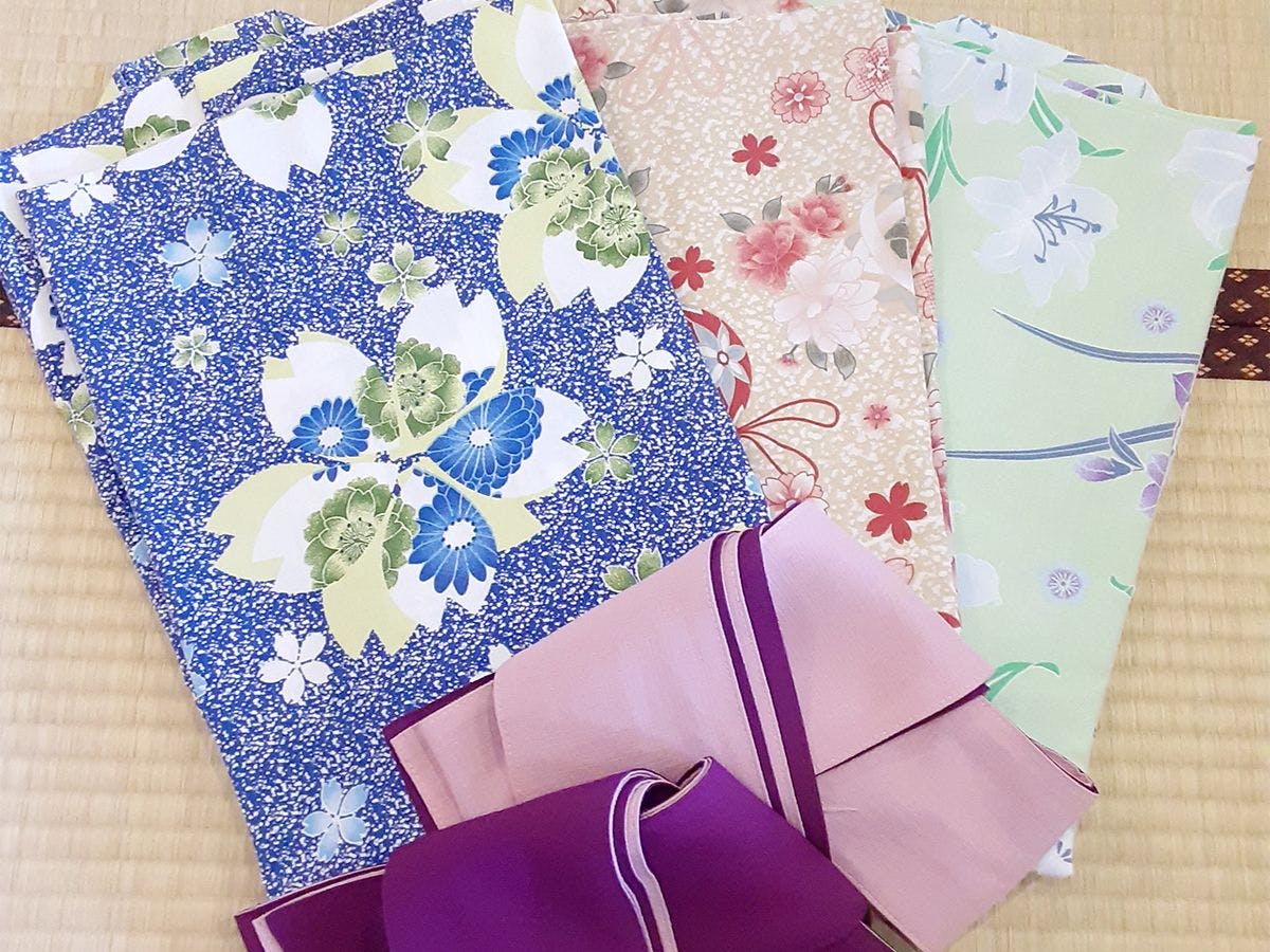 ・ชุดยูกาตะสำหรับผู้หญิงที่สามารถเลือกได้