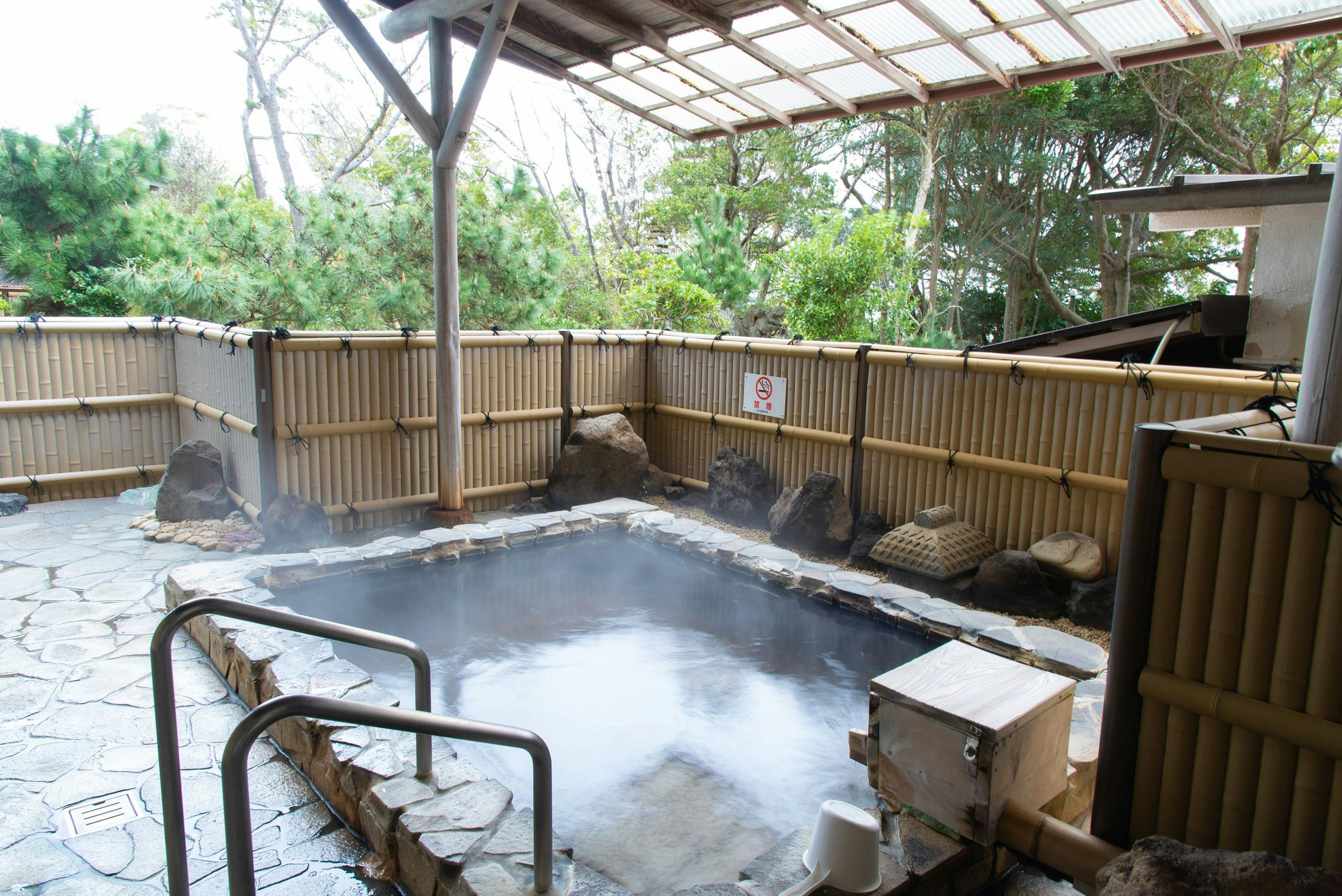 庭景色の露天風呂