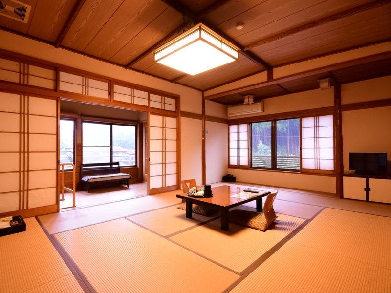 อาคารหลัก: ตัวอย่างห้องสไตล์ญี่ปุ่น 12 เสื่อทาทามิ