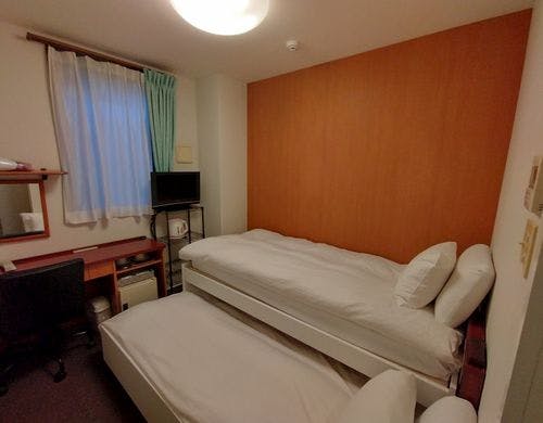 ペアベッドでゆっくりとおくつろぎ下さい。