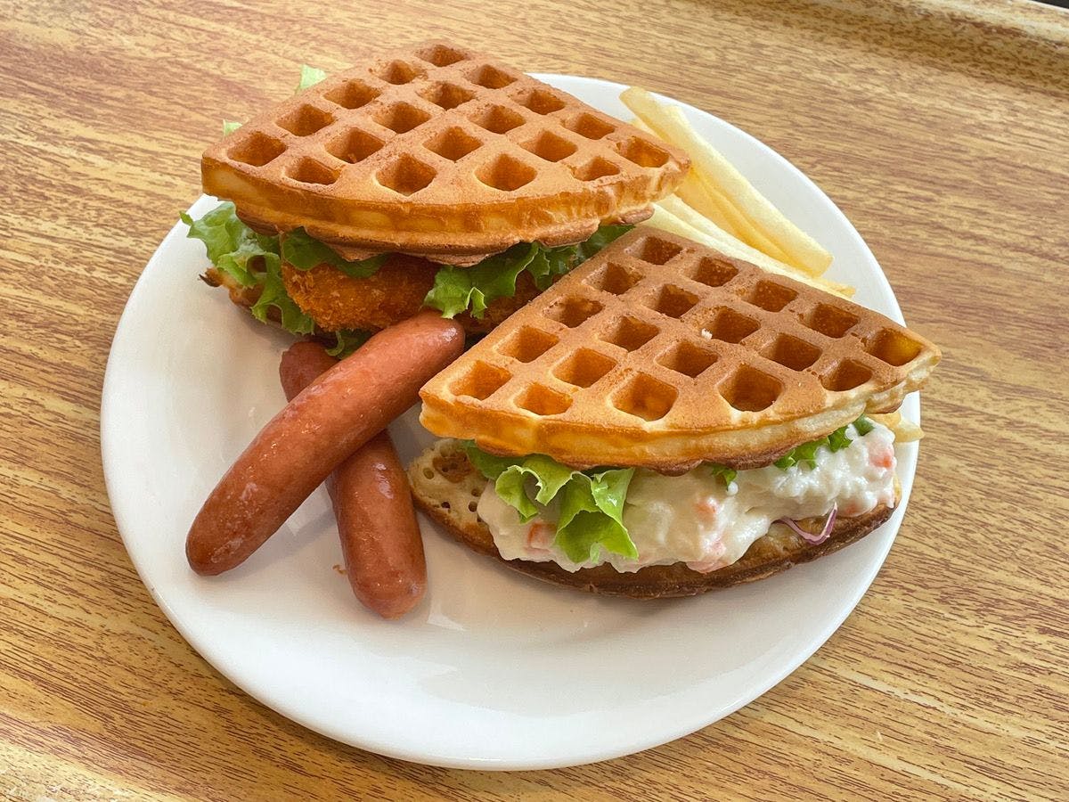 ตัวอย่างการจัดเสิร์ฟวาฟเฟิลอาหารเช้า