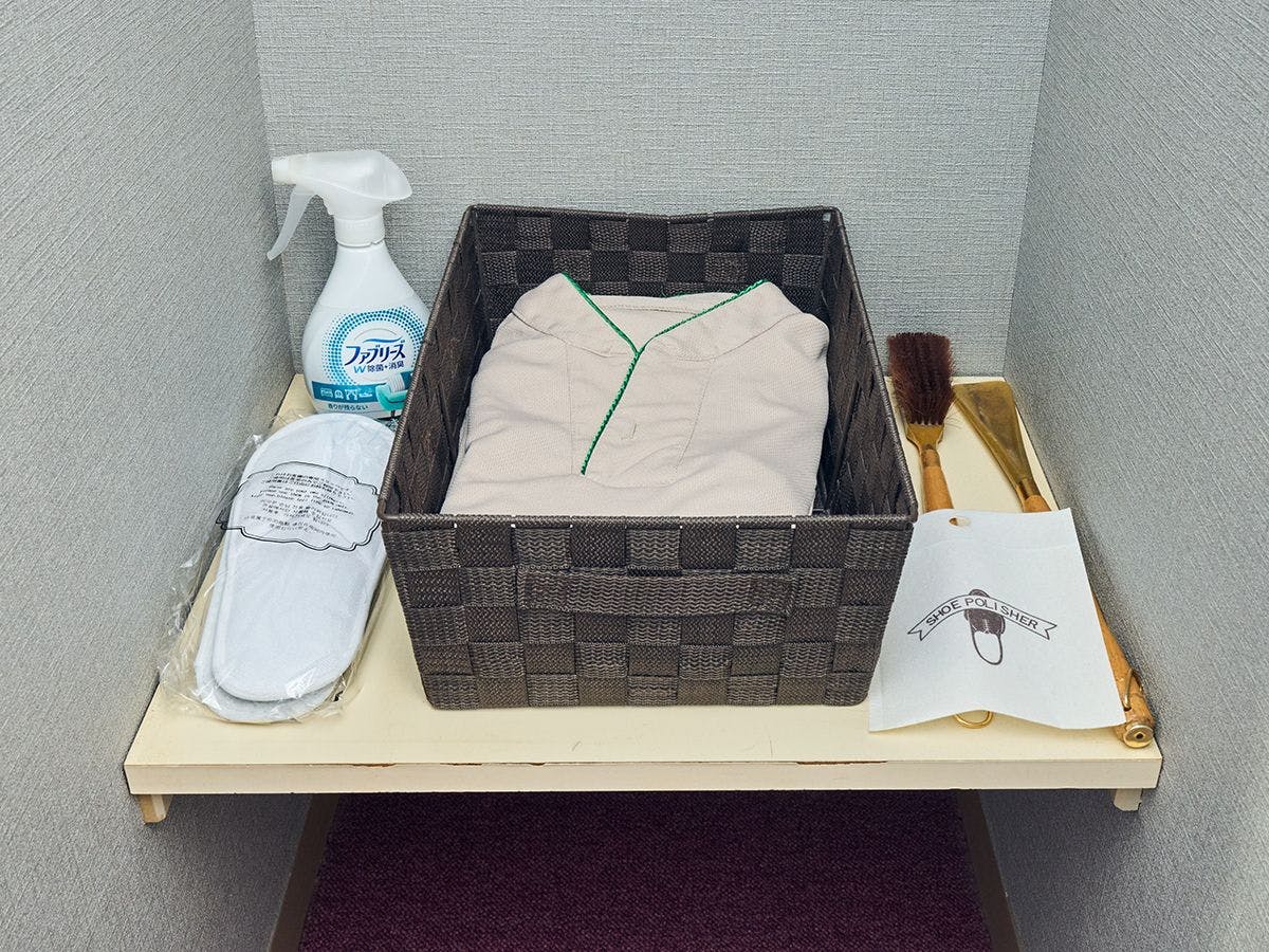 13.7～15 meter persegi / Tempat tidur semi-double