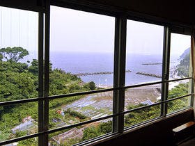 潮風の宿　やま七