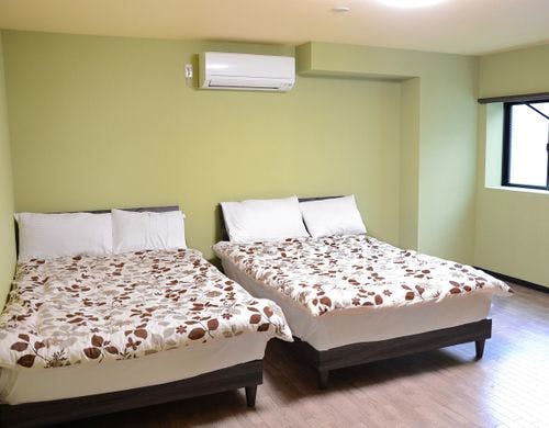 【２０２号室】ダイニング、リビングや寝室