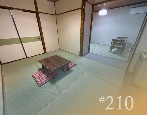 二間続きの広いお部屋