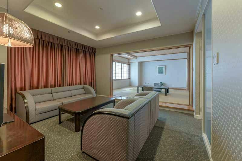 Tsuyama Kakuzan Hotel