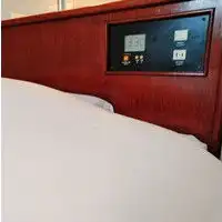 มีปลั๊กไฟข้างเตียง♪